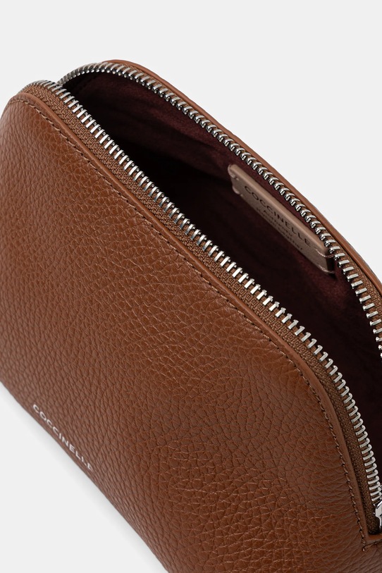 Kožená kosmetická taška Coccinelle E5.TMF.25.01.01 hnědá