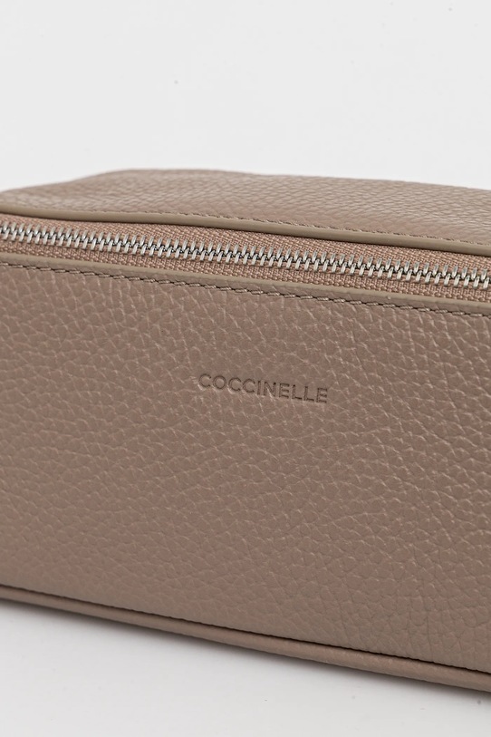 Аксесуари Шкіряна косметичка Coccinelle E5.MUK.95.G3.01 бежевий