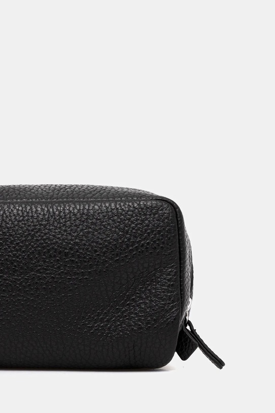 Doplňky Kožená kosmetická taška Coccinelle E5.MUK.95.G3.01 černá