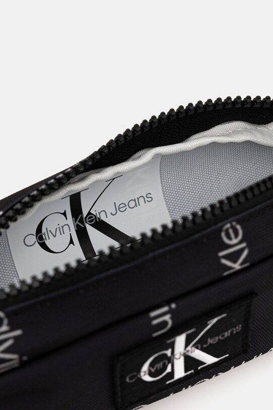 Chłopiec Calvin Klein Jeans piórnik IU0IU00710.9BYA czarny