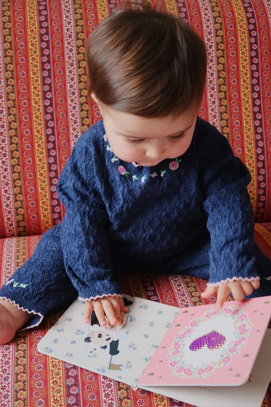 Konges Sløjd książeczka aktywująca dla dzieci TOUCH AND FEEL BOOK FSC KS104017.9BYA niebieski