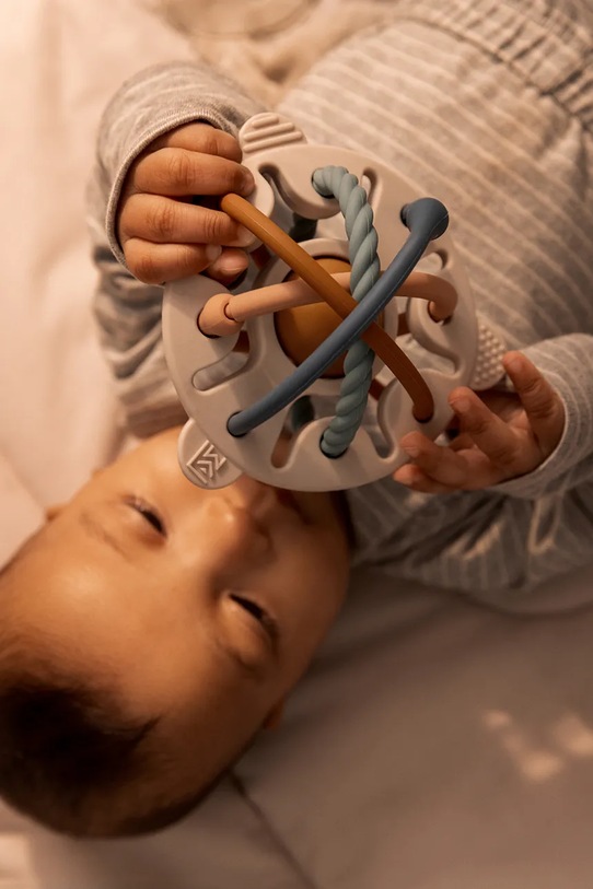 Liewood grzechotka niemowlęca Hakim Silicone Mix Rattle Produkt niemowlęcy beżowy LW20141.9BYA