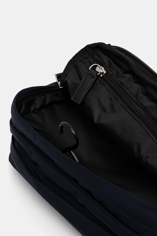 Tommy Hilfiger kosmetyczka granatowy AM0AM13746