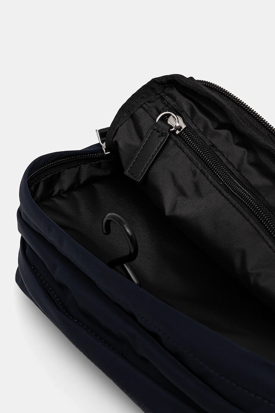 Tommy Hilfiger kosmetyczka granatowy AM0AM13746