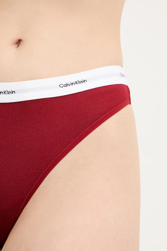 Odzież Calvin Klein Underwear stringi LV00QD5357 bordowy
