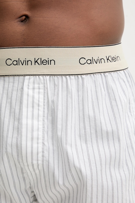 Хлопковые боксёры Calvin Klein Underwear белый LV00NM2945