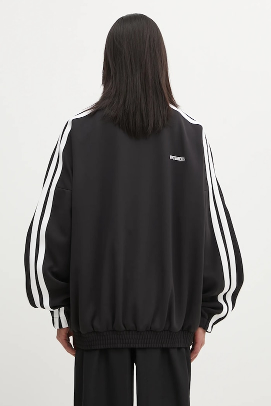 Ρούχα Μπλούζα VETEMENTS Gym UH76GJ300B μαύρο