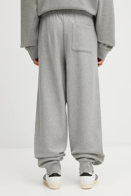 Odzież Carhartt WIP spodnie dresowe American Script Jogging I027042.V6XX szary