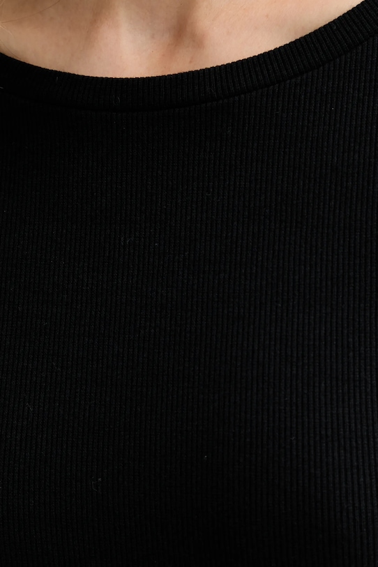 Лонгслів MUUV. MUUV. x Answear чорний LONGSLEEV.SLIMFIT.LINEA