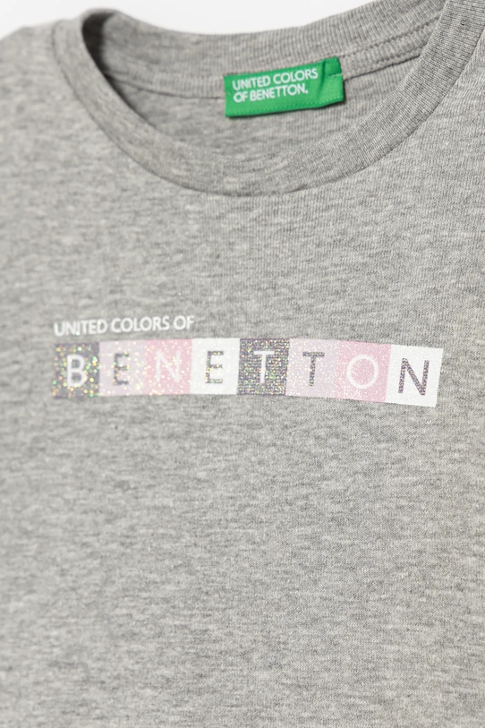 DÍVKA Dětské bavlněné tričko s dlouhým rukávem United Colors of Benetton 3I9WG10JS.P.seasonal šedá