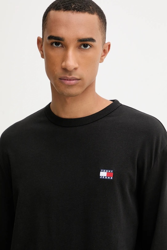 Bavlněné tričko s dlouhým rukávem Tommy Jeans černá DM0DM21974