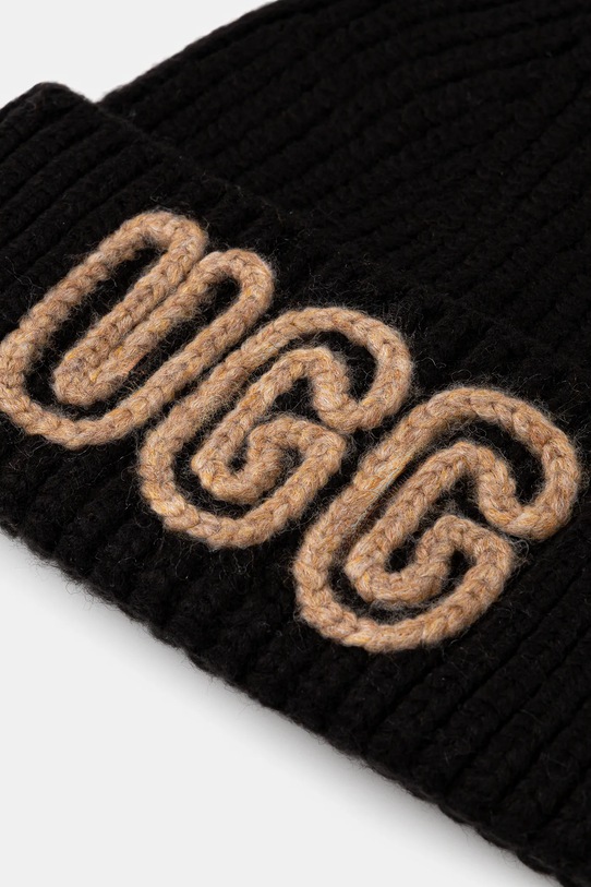 Akcesoria UGG czapka z domieszką wełny CHUNKY 102345 czarny