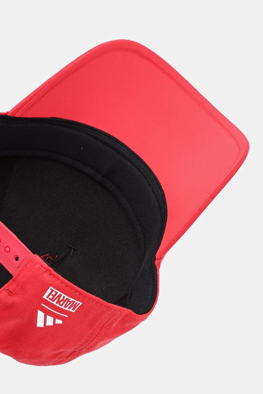 adidas Performance czapka z daszkiem bawełniana dziecięca Marvel czerwony JM1830