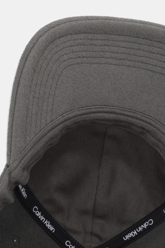 Kapa sa šiltom Calvin Klein siva LV04D5054G