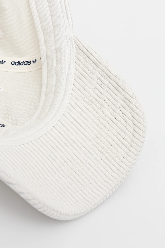 adidas Originals czapka z daszkiem sztruksowa biały JW8019