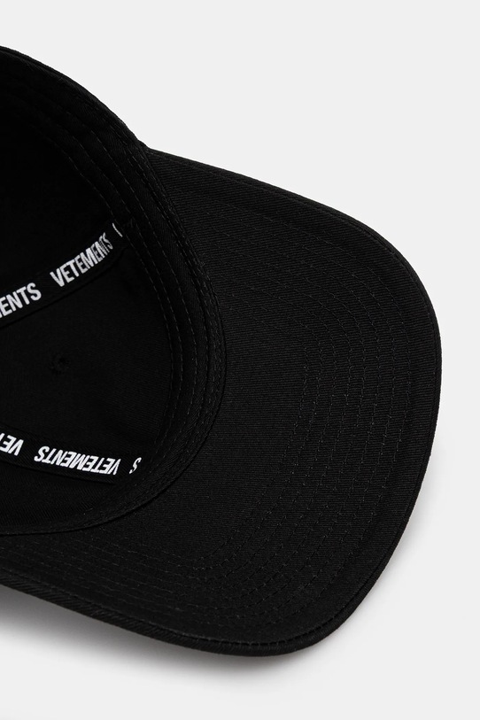 VETEMENTS czapka z daszkiem bawełniana Cof czarny UCF76CA100B