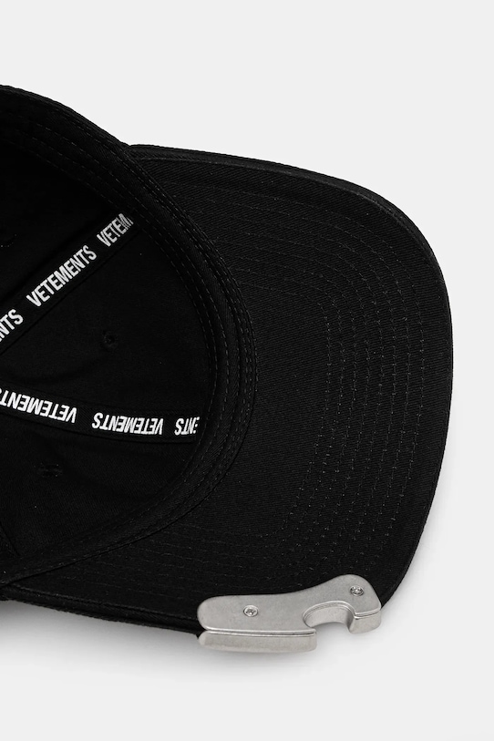 VETEMENTS berretto da baseball in cotone Bottle-Opener nero UH76CA550B