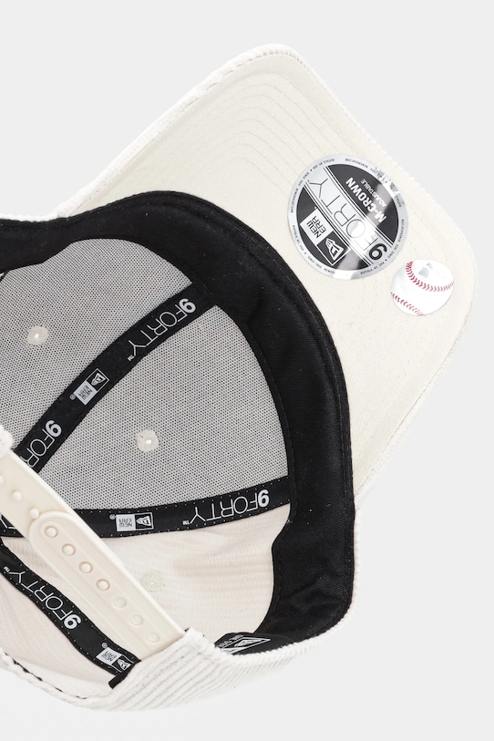 New Era cappello con visiera in velluto a coste 0 beige 60691060