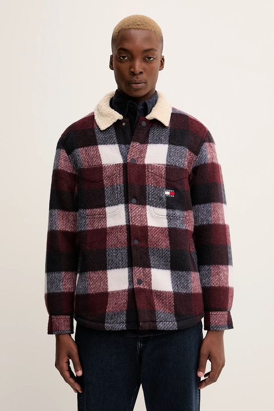 Tommy Jeans geacă cu aspect de cămașă cu captuseala burgundia DM0DM22010