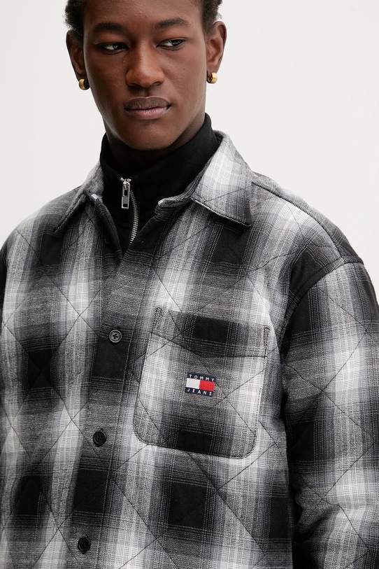 Bavlnená bunda Tommy Jeans čierna DM0DM22014