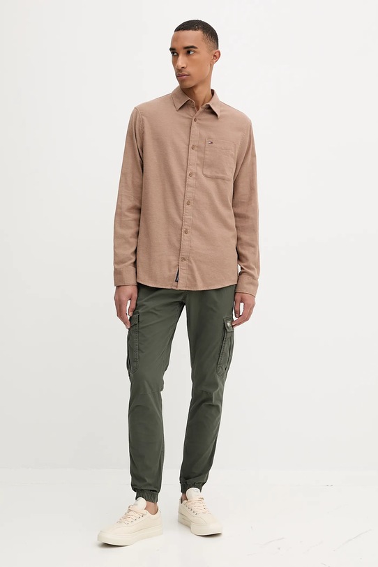 Bavlněná košile Tommy Jeans DM0DM22023 hnědá AW25