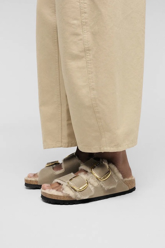 Birkenstock kapcie zamszowe Arizona Big Buckle Shearling 1030384