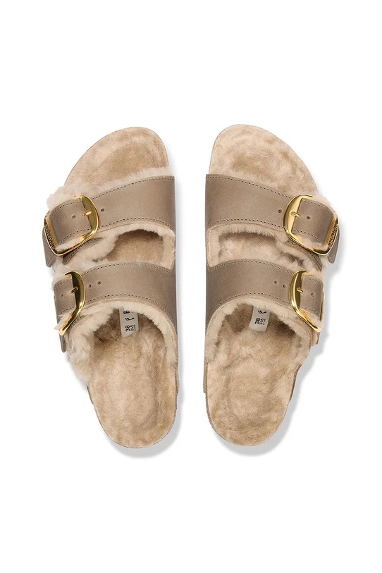 Birkenstock kapcie zamszowe Arizona Big Buckle Shearling beżowy 1030384