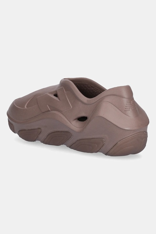 Obuwie New Balance klapki RCVRY RCVRYEES brązowy