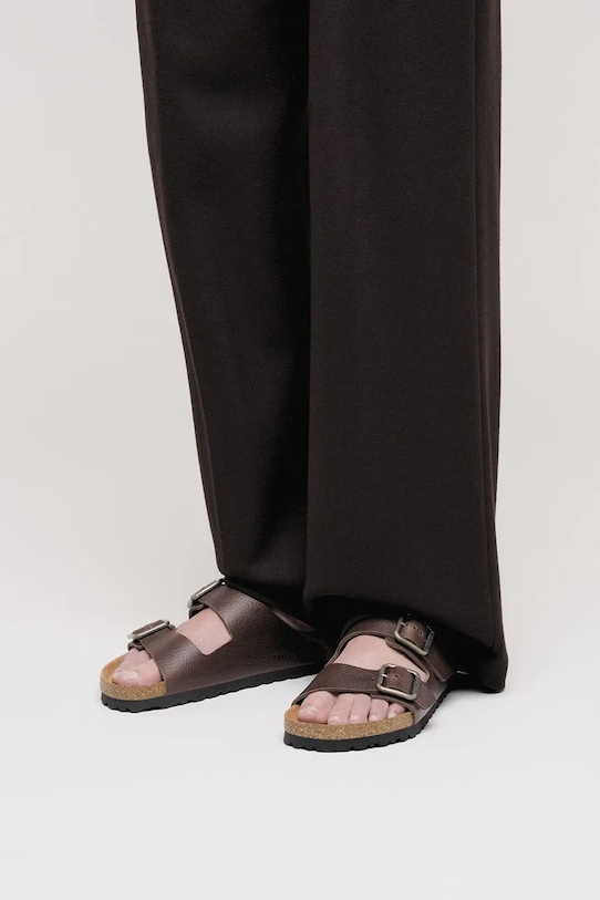 Birkenstock klapki skórzane Arizona Vintage Wood Wire Buckle 1030702.Roast