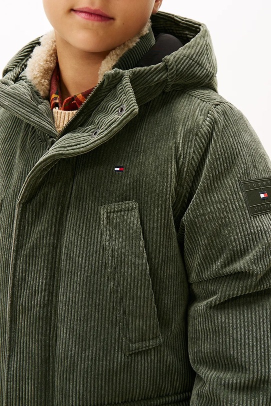 Chłopiec Tommy Hilfiger kurtka sztruksowa dziecięca KB0KB09890.9BYA zielony