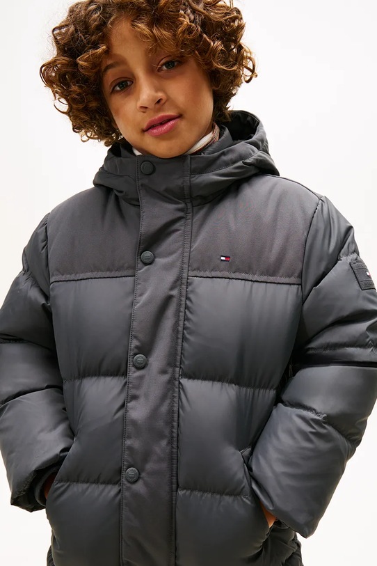 Chłopiec Tommy Hilfiger kurtka dziecięca KB0KB10114.9BYA czarny
