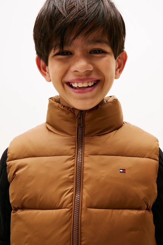 Chłopiec Tommy Hilfiger bezrękawnik dziecięcy KB0KB10092.128.176.9BYA brązowy