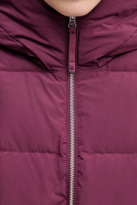 Пуховая куртка United Colors of Benetton 22T6DN086 фиолетовой