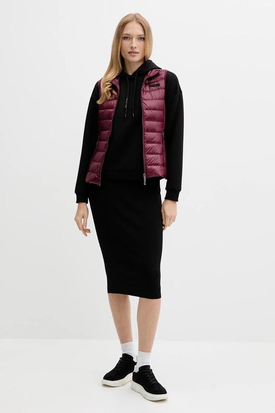 Armani Exchange bezrękawnik puchowy XW001921.AF18757 bordowy AW25