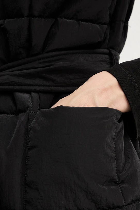 Безрукавка Armani Exchange XW000651.AF16207 чёрный