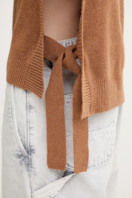 A.P.C. kamizelka wełniana Pull Mathilde brązowy WOASA.F23430