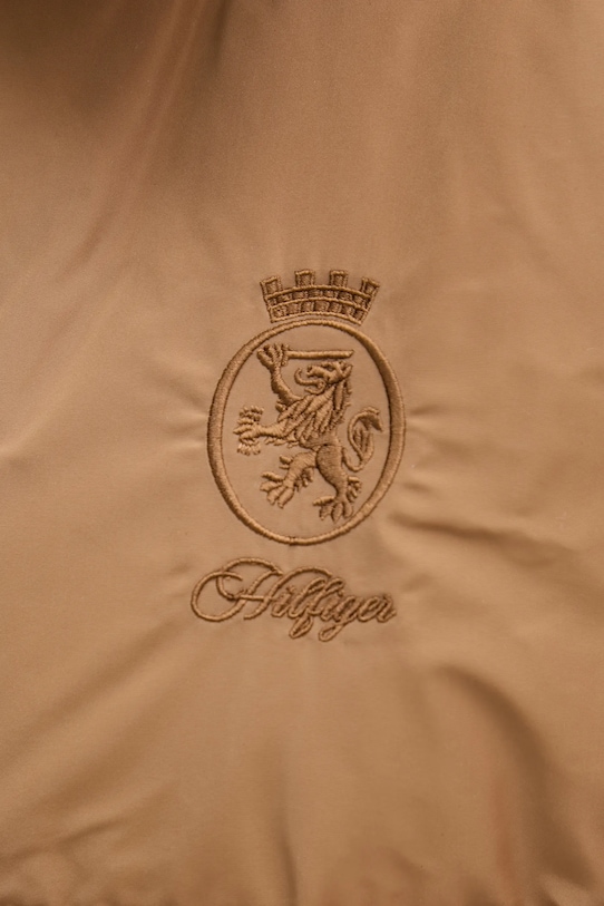 Péřová bunda Tommy Hilfiger WW0WW47279 hnědá