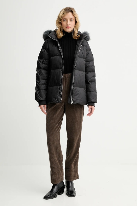 Péřová bunda Calvin Klein LV044D544G černá NC25