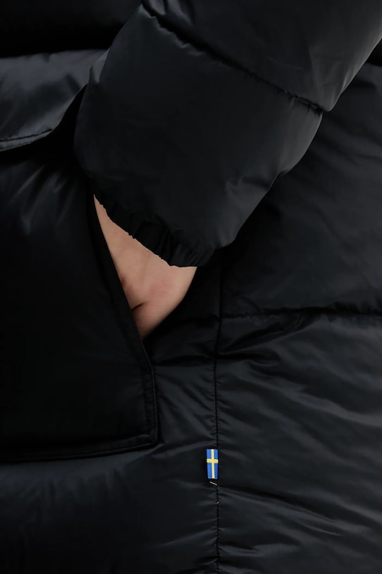 Páperová bunda Fjallraven Expedition F89029 čierna