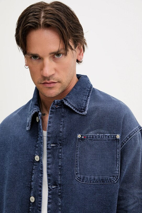 Tommy Jeans geacă cu aspect de cămașă bleumarin DM0DM21833