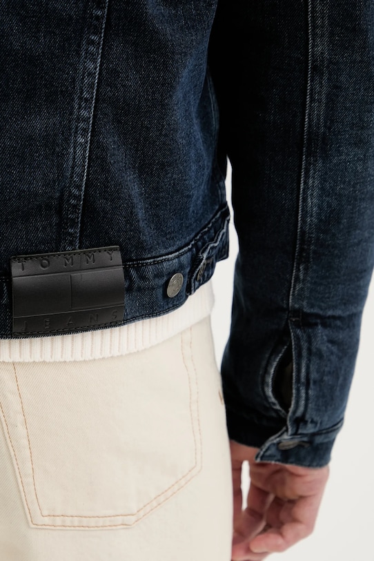 Tommy Jeans kurtka jeansowa DM0DM21970