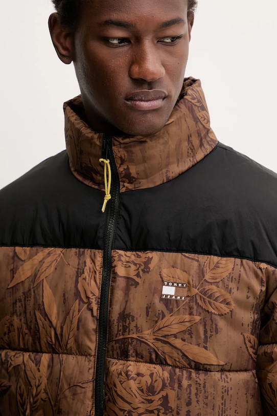 Куртка Tommy Jeans коричневий DM0DM22037