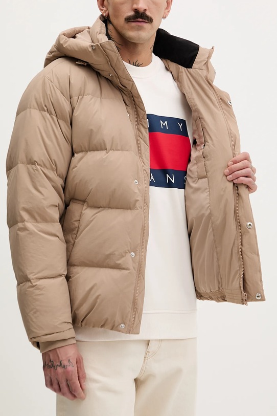Péřová bunda Tommy Jeans DM0DM22255