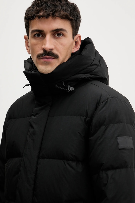 Tommy Jeans kurtka puchowa czarny DM0DM22255