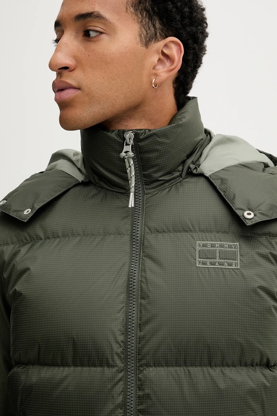 Páperová vesta Tommy Jeans zelená DM0DM22068