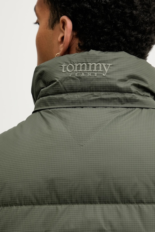 Αμάνικο από πούπουλα Tommy Jeans DM0DM22068 πράσινο