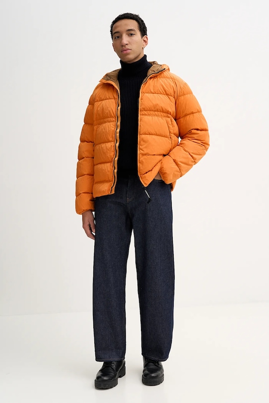 C.P. Company kurtka puchowa 19CMOW011A005904G pomarańczowy AW25