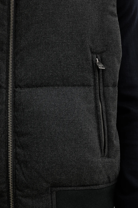 Безрукавка HUGO 50546253 сірий