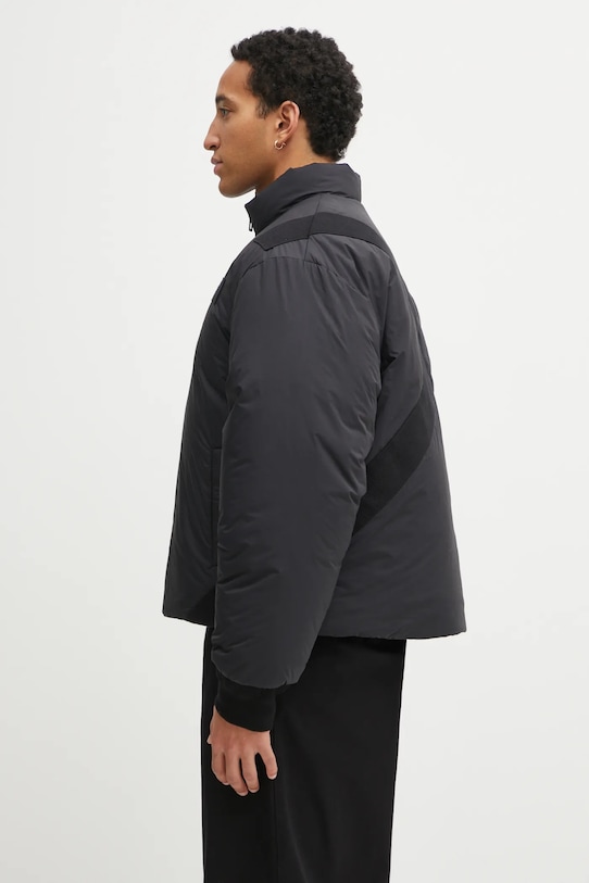 032C kurtka puchowa 'Game Day' F25.URW.1903.000 czarny AW25