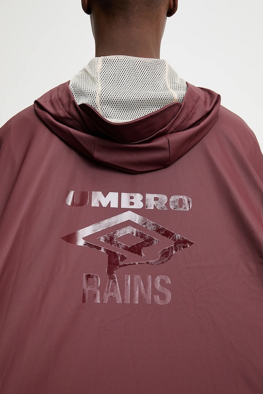 Rains x Umbro peleryna 20800.141